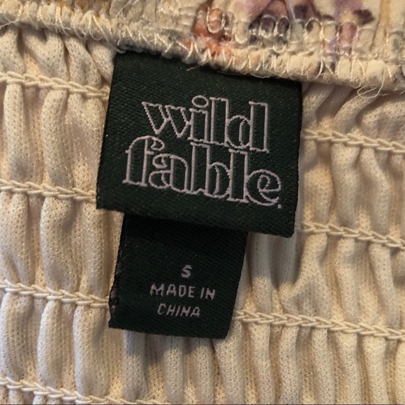 Wild Fable cream floral Off the shoulder sheer sleeve crop top size small - Picture 4 of 5